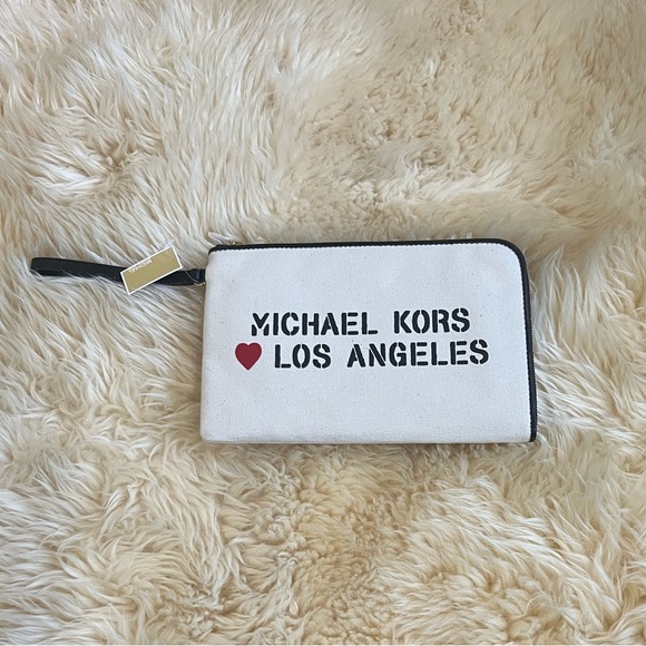 MICHAEL KORS LARGE WRISLET - Picture 3 of 9